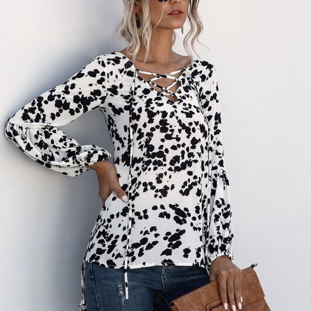 Print Lace up Long Sleeve hi lo blouse - Picture 4 of 7